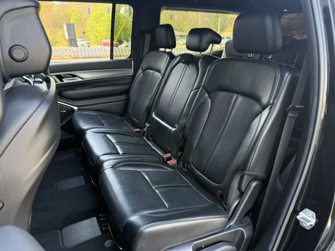 Used 2022 Jeep Wagoneer Series I image 31