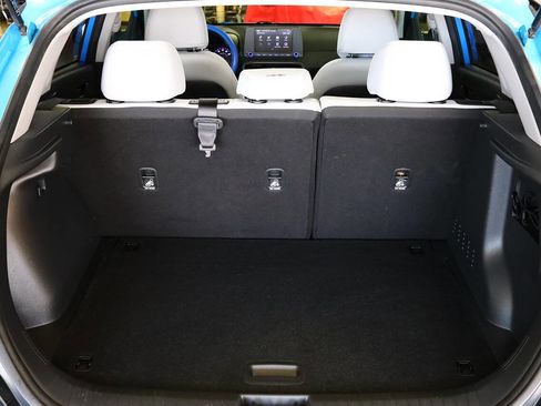 Used 2022 Hyundai Kona SEL w/ Winter Weather Package image 22