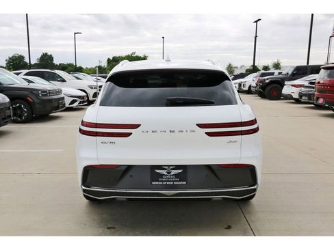 Used 2026 Genesis GV70 2.5T AWD/4WD image 7