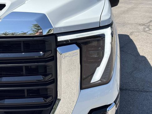 Used 2026 GMC Sierra 2500 Pro AWD/4WD image 12