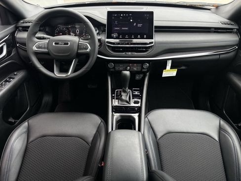 New 2026 Jeep Compass Latitude image 10