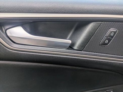 Used 2022 Ford Edge SEL w/ Convenience Package image 11