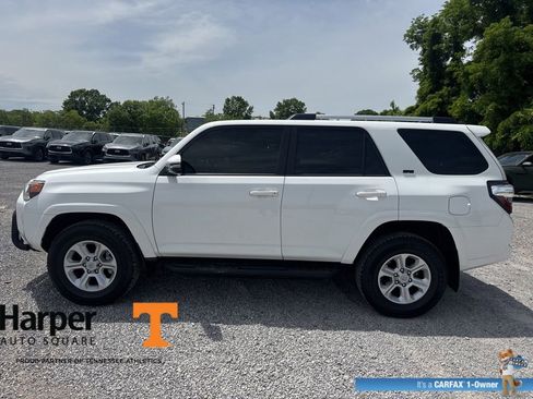 Used 2024 Toyota 4Runner SR5 Premium w/ Moonroof Package AWD/4WD image 2