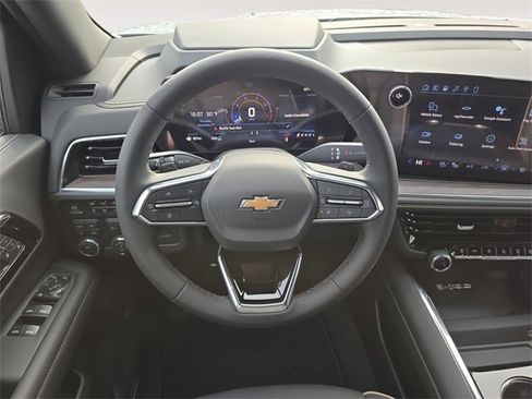 New 2026 Chevrolet Suburban Premier image 12