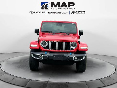 Used 2024 Jeep Wrangler Unlimited Sahara AWD/4WD image 8