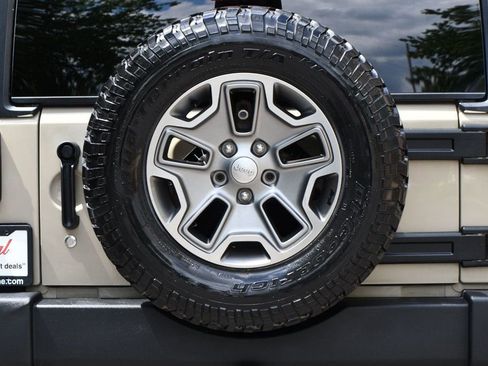 Used 2018 Jeep Wrangler Unlimited Rubicon w/ Cold Weather Group image 20