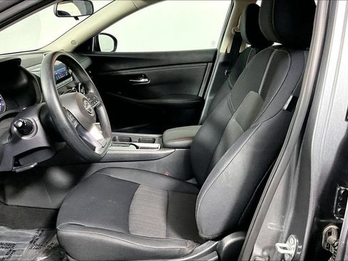 Used 2024 Nissan Sentra SV FWD image 13