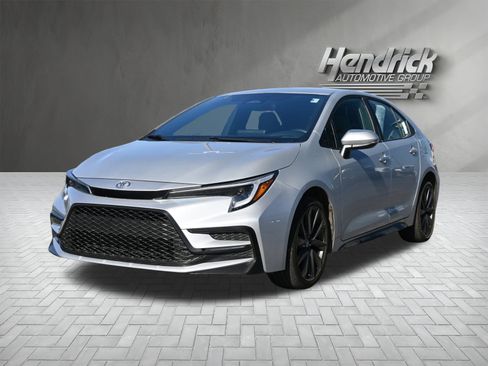 Used 2024 Toyota Corolla SE image 6