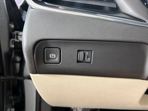 Certified 2023 Buick Enclave Essence w/ Experience Buick Package AWD/4WD image 29