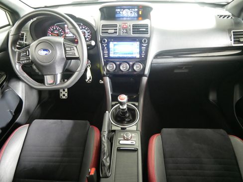 Used 2019 Subaru WRX STI AWD/4WD image 10