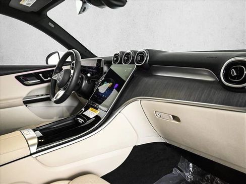 Certified 2025 Mercedes-Benz GLC 300 4MATIC image 24