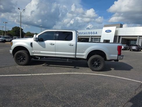 Used 2017 Ford F250 Lariat AWD/4WD image 6