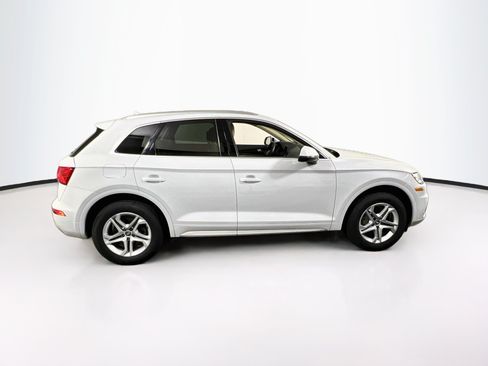 Used 2019 Audi Q5 2.0T Premium w/ Convenience Package AWD/4WD image 4