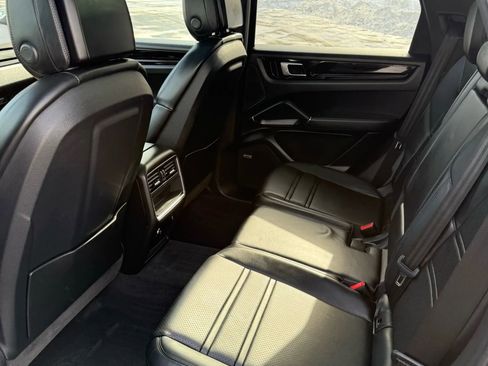 Used 2021 Porsche Cayenne AWD/4WD image 20