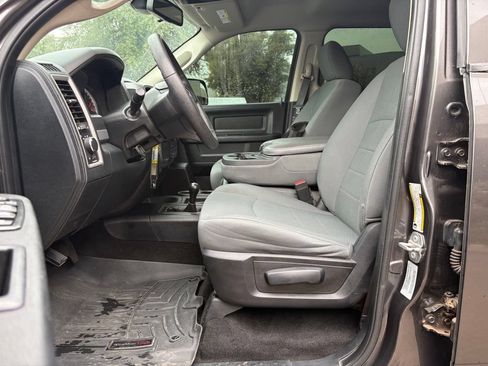 Used 2015 RAM 2500 Tradesman w/ Chrome Appearance Group AWD/4WD image 9