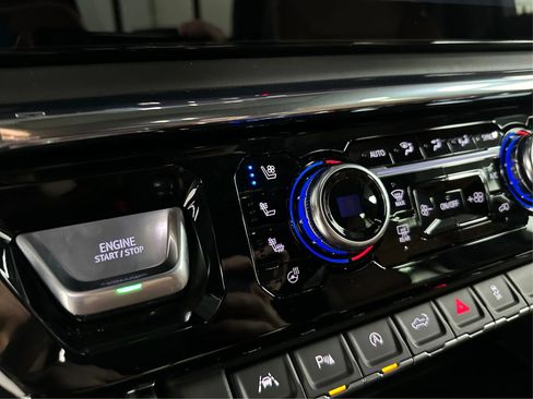 Used 2025 GMC Sierra 1500 Denali Ultimate image 32