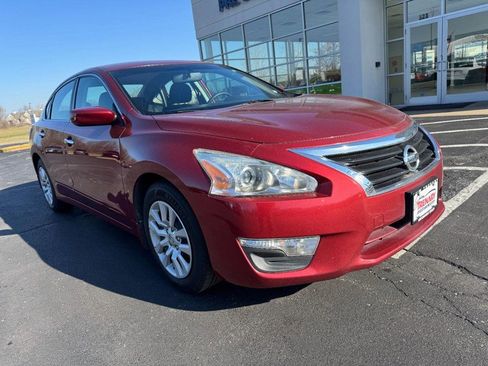 Used 2015 Nissan Altima 2.5 S w/ Power Driver Seat Package image 2