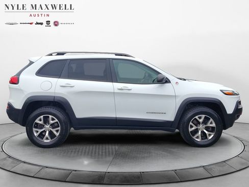Used 2014 Jeep Cherokee Trailhawk image 16