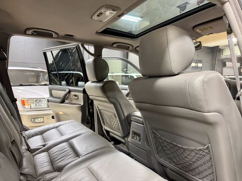 Used 2004 Toyota Land Cruiser image 22