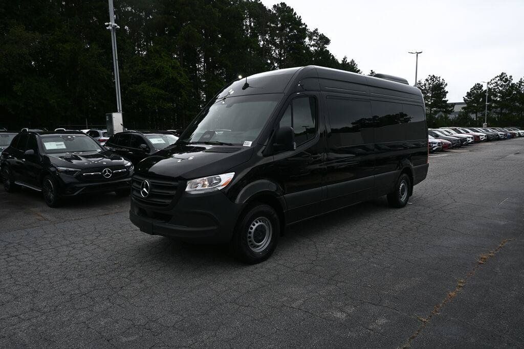Used 2025 Mercedes-Benz Sprinter 2500 image 1