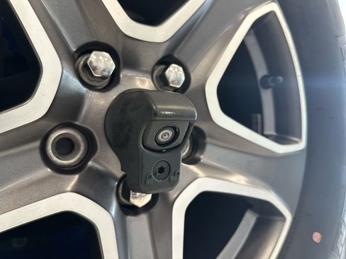 Used 2019 Jeep Wrangler Unlimited Sport S image 41