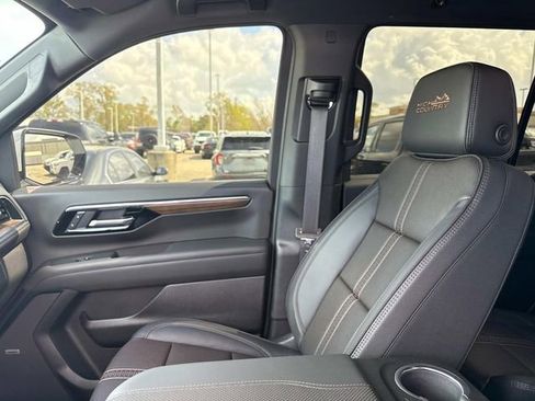 Used 2026 Chevrolet Tahoe High Country AWD/4WD image 27