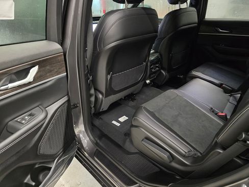 New 2026 Jeep Grand Cherokee L 4WD image 30