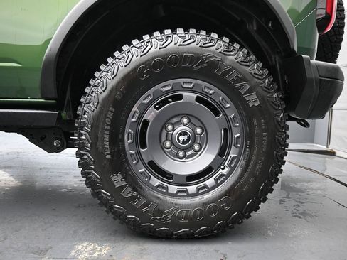 Used 2024 Ford Bronco Everglades image 12