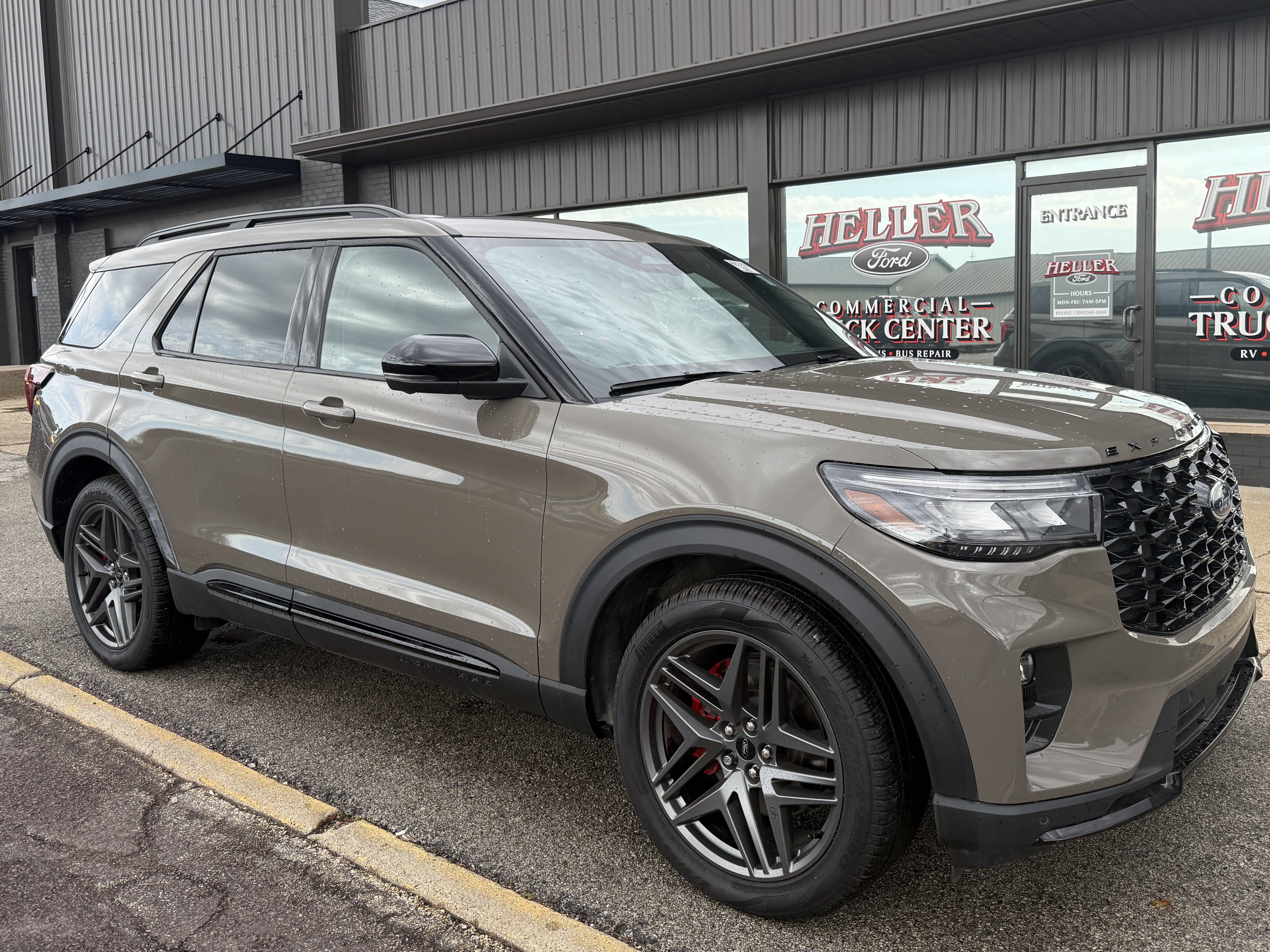 Used 2026 Ford Explorer ST w/ Sun And Sound Package AWD/4WD image 3