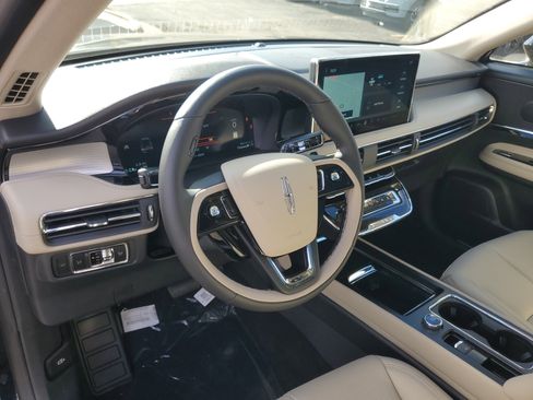 New 2026 Lincoln Corsair Premiere image 13