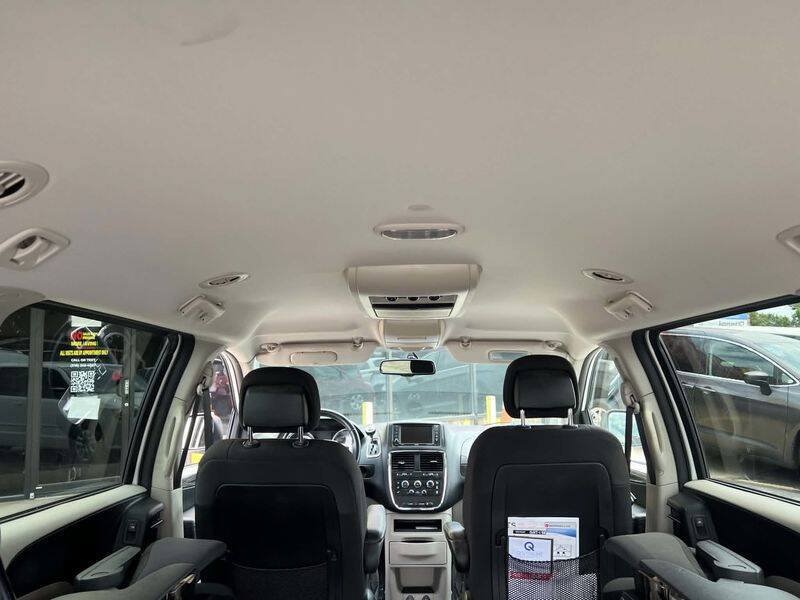 Used 2017 Dodge Grand Caravan SE w/ Power Window Group FWD image 33