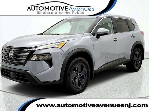 Used 2026 Nissan Rogue SV FWD image 1