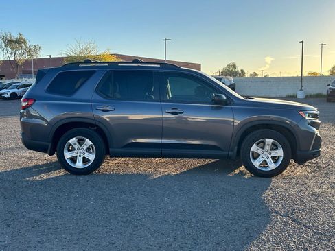 Used 2023 Honda Pilot LX image 4