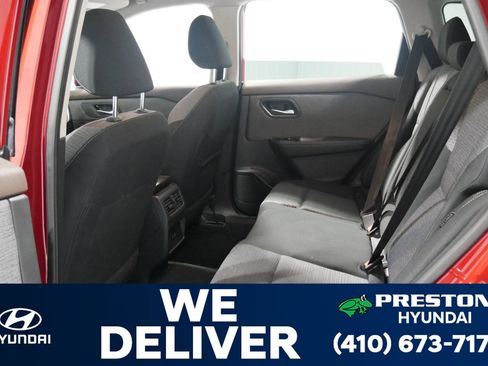 Used 2023 Nissan Rogue SV image 12