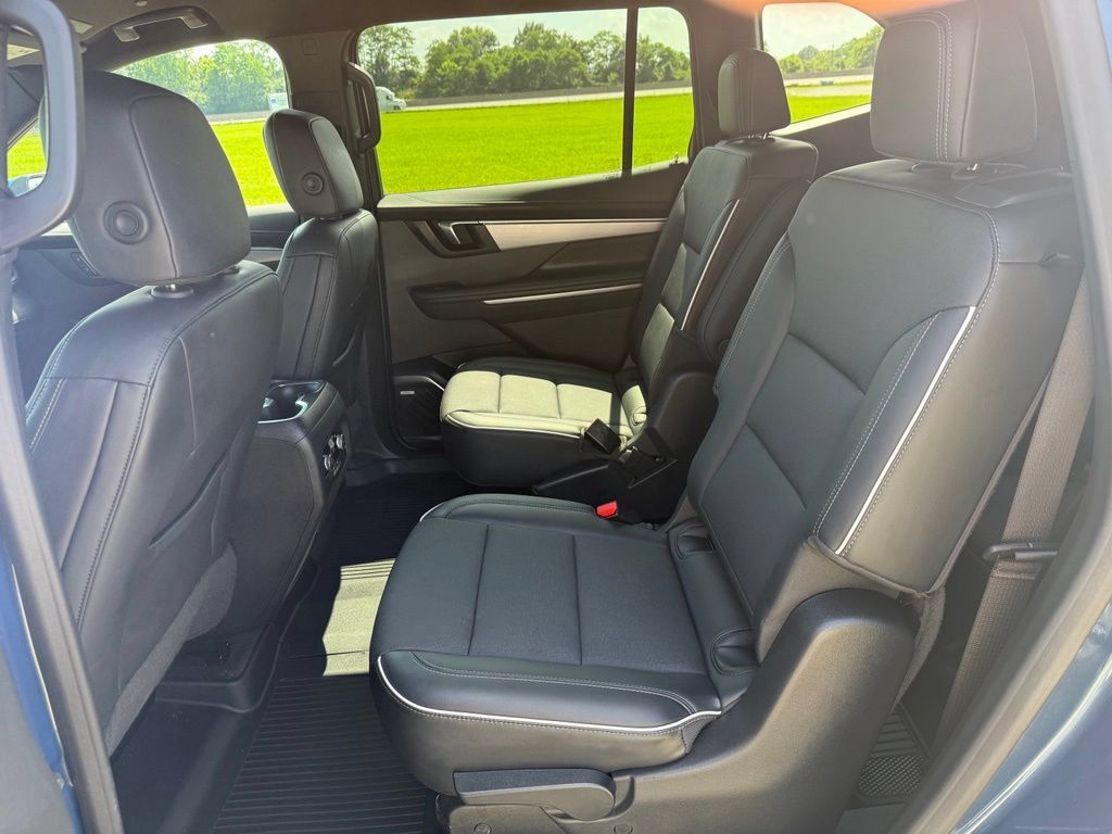 Used 2025 Buick Enclave Preferred w/ LPO, Floor Liner Package FWD image 14