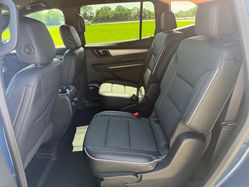 Used 2025 Buick Enclave Preferred w/ LPO, Floor Liner Package FWD image 14