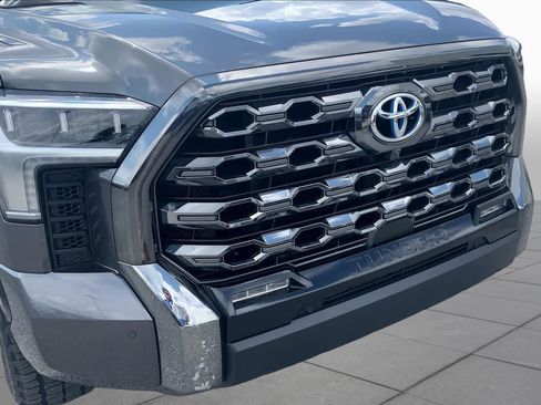 Used 2024 Toyota Tundra Platinum AWD/4WD image 30