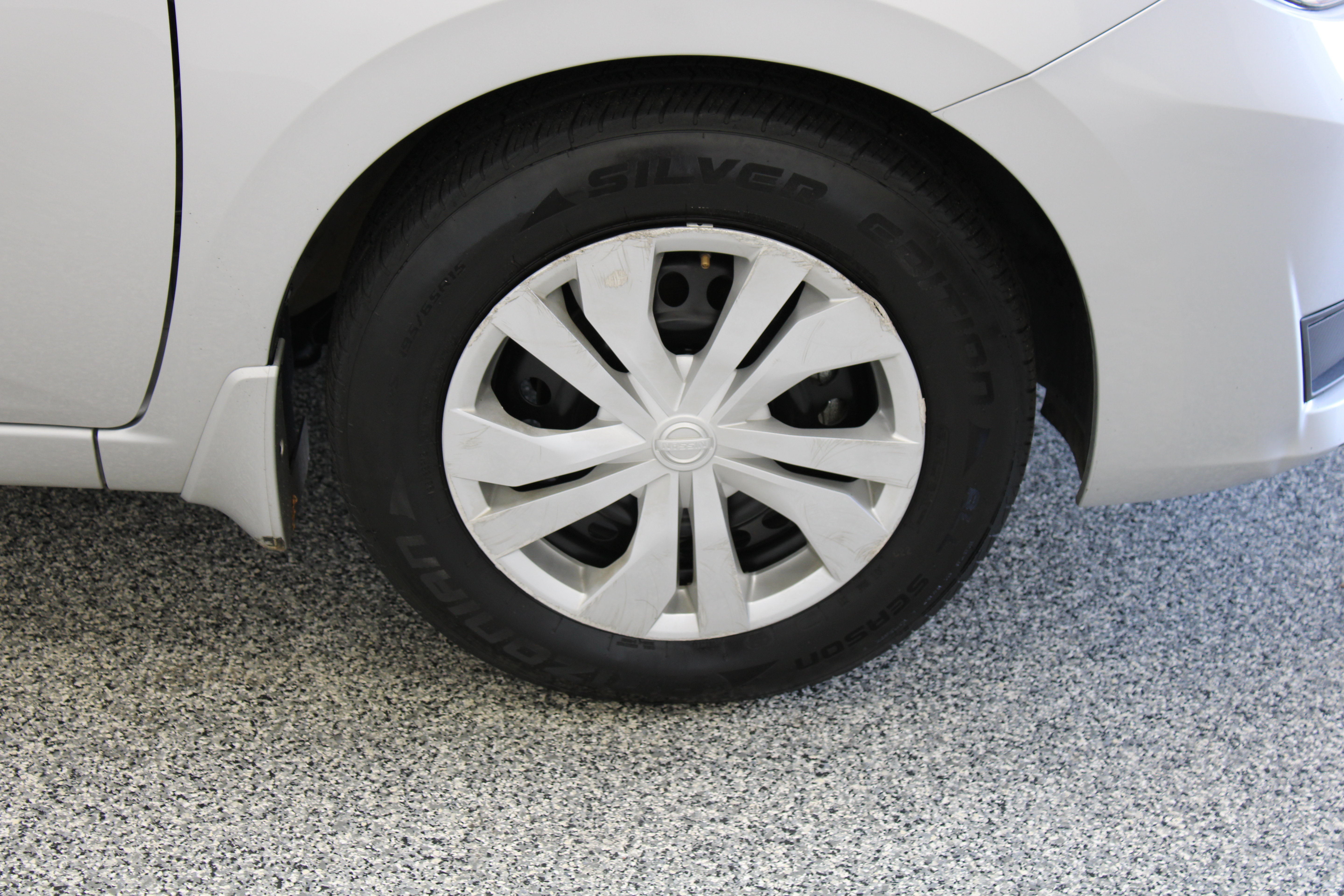 Used 2025 Nissan Versa S w/ Trunk Package FWD image 5