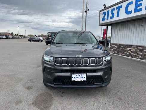 Used 2022 Jeep Compass Sport AWD/4WD image 3