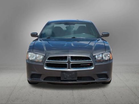 Used 2014 Dodge Charger SE RWD image 9