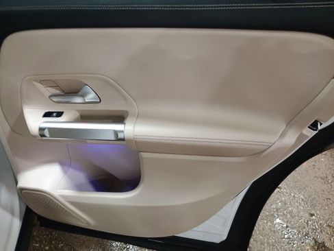 Certified 2021 Mercedes-Benz GLB 250 GLB 250 image 23