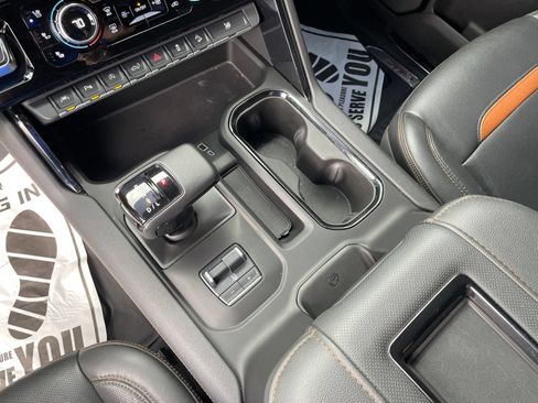 Used 2022 GMC Sierra 1500 AT4 w/ AT4 Premium Package AWD/4WD image 19
