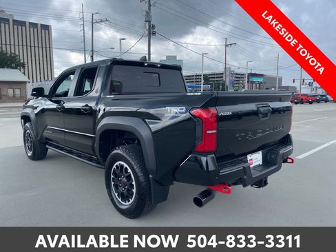 Certified 2024 Toyota Tacoma TRD Off-Road w/ TRD Off Road Upgrade Package AWD/4WD image 4