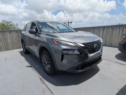Used 2021 Nissan Rogue S FWD image 3