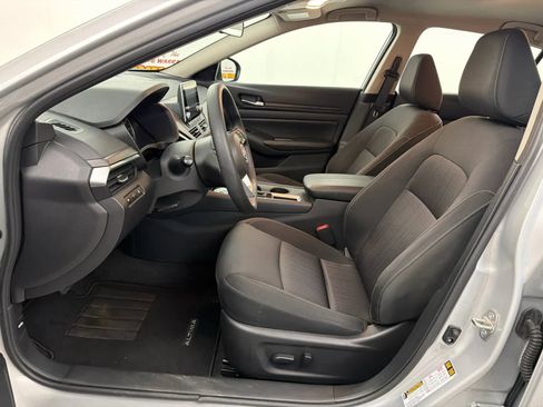 Certified 2025 Nissan Altima 2.5 SV FWD image 14