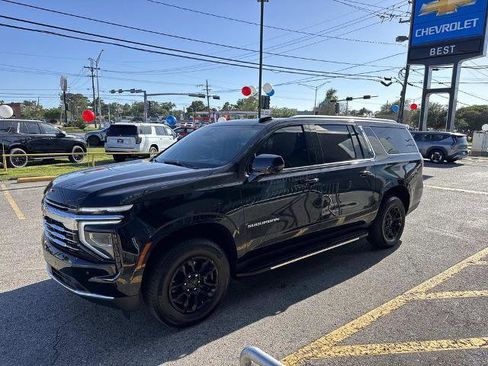 New 2025 Chevrolet Suburban LT w/ Comfort Package AWD/4WD image 3