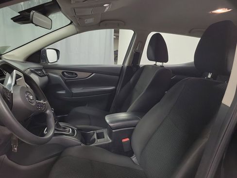 Used 2021 Nissan Rogue Sport S image 12