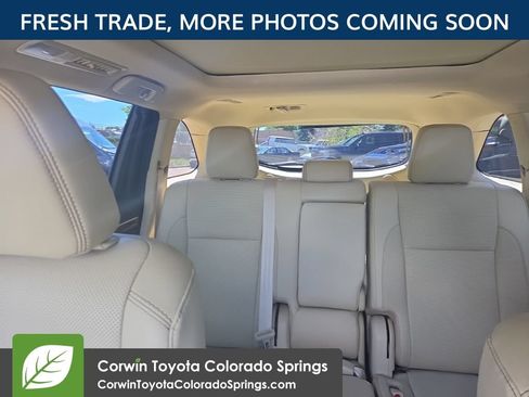 Used 2018 Toyota Highlander Limited Platinum AWD/4WD image 16