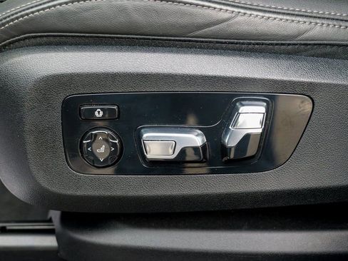 Used 2024 BMW X7 xDrive40i image 25