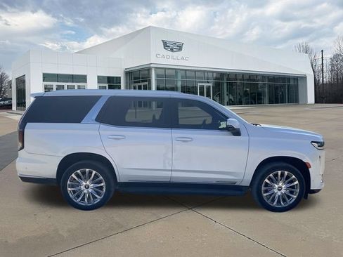 Used 2023 Cadillac Escalade Premium Luxury AWD/4WD image 2